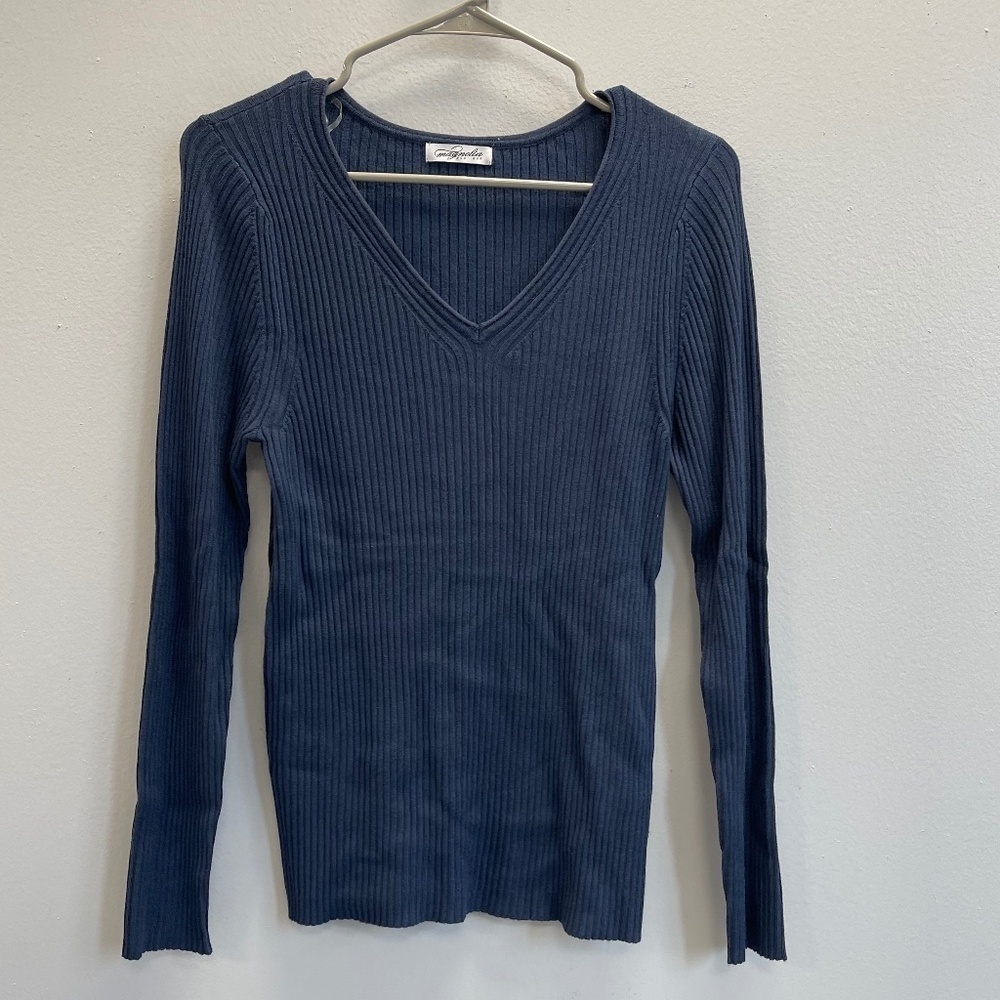 Magnolia Boutique Ribbed Fitted V-Neck Navy Sweater - Large - NWOT